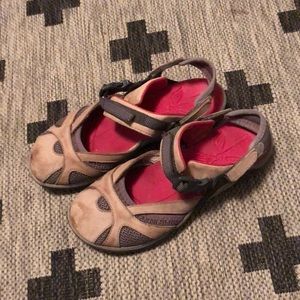 Merrill sandals
